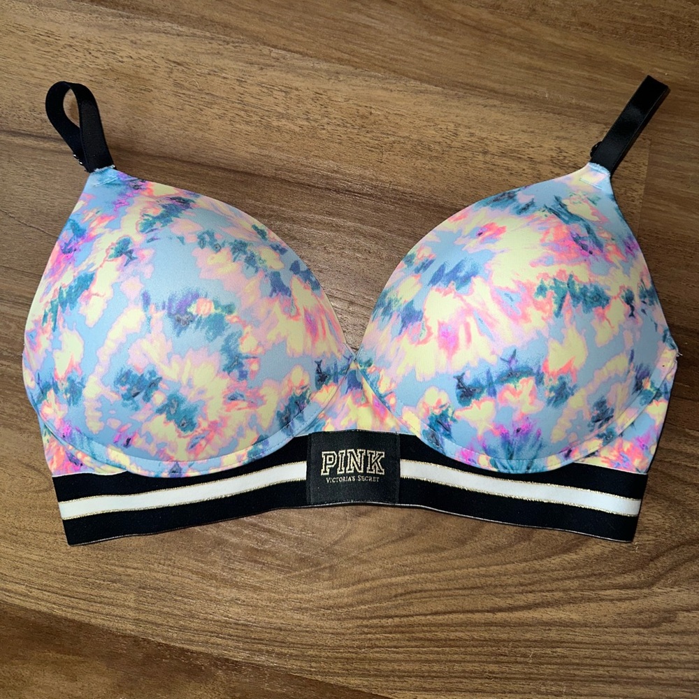 PINK Victoria's Secret WEAR EVERYWHERE PUSH-UP WIRELESS BRA